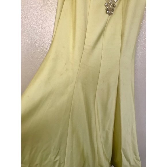 Three N Yellow Mermaid Gown - Picture 3 of 8